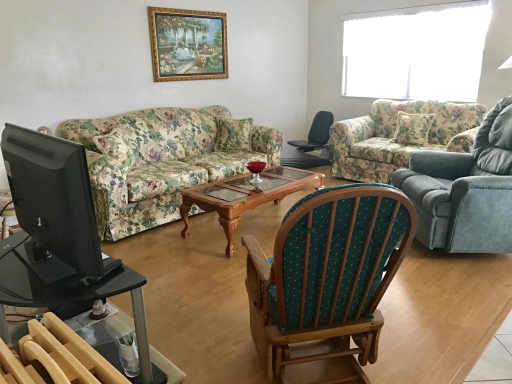 673 Saxony O Unit 673, Delray Beach, FL 33446