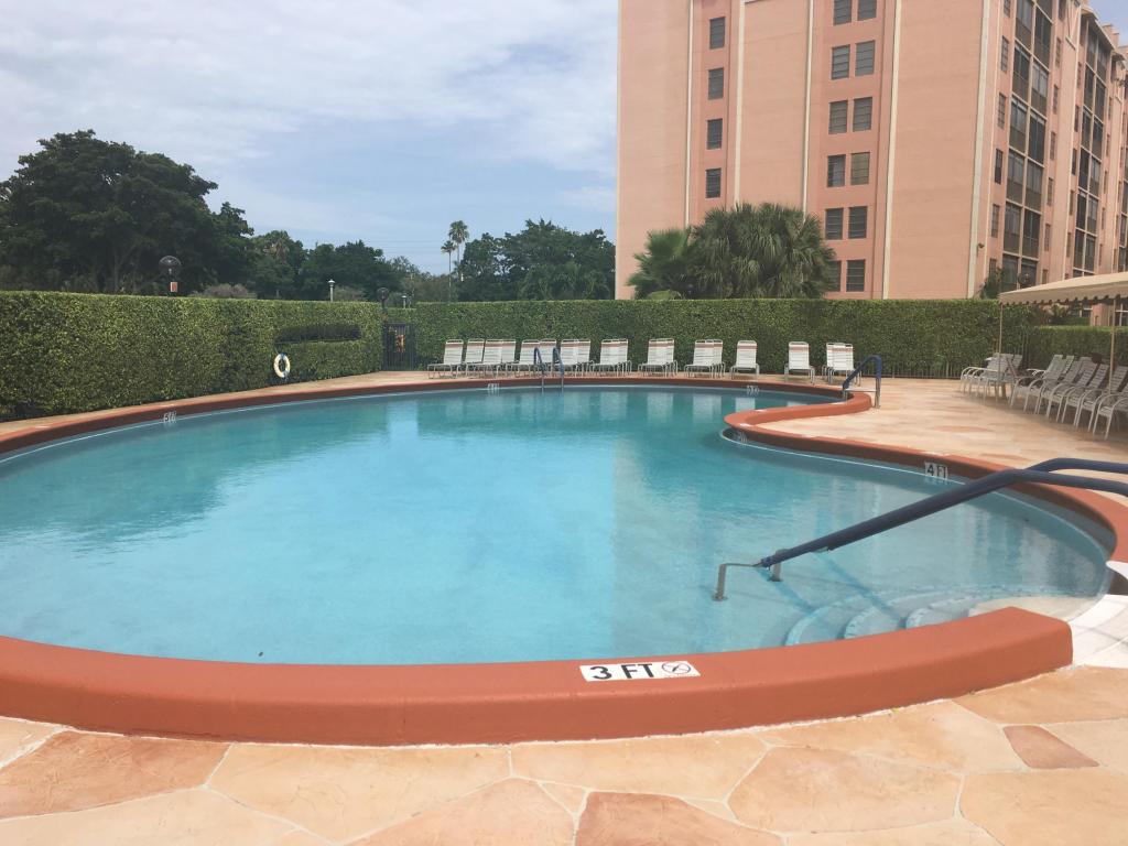 14425 Strathmore Lane, Delray Beach, FL 33446