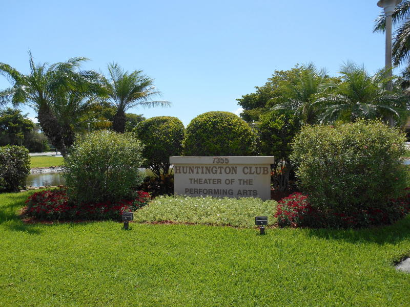 6585 Kensington Lane, Delray Beach, FL 33446