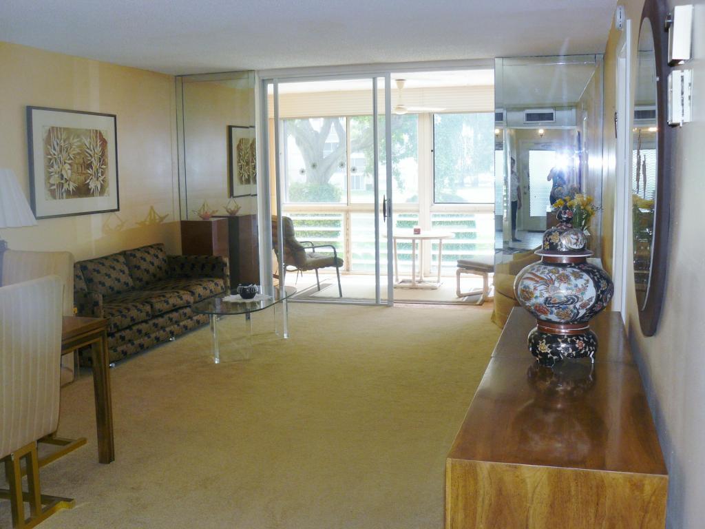 27 Abbey Lane, Delray Beach, FL 33446