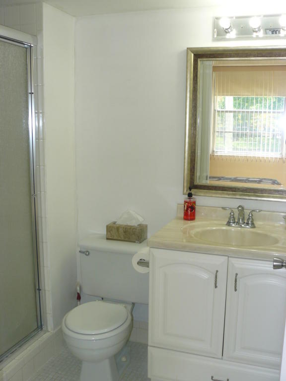 27 Abbey Lane, Delray Beach, FL 33446