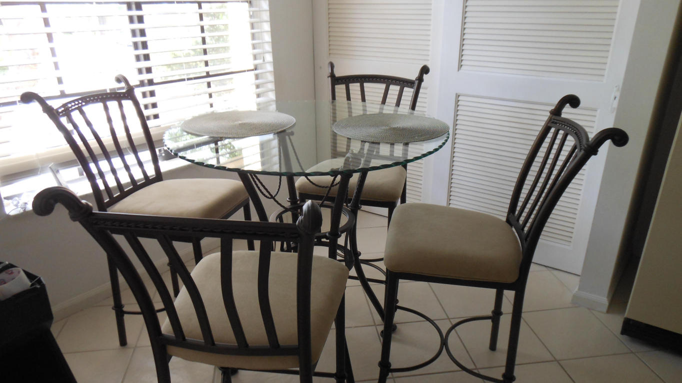 7455 Glendevon Lane, Delray Beach, FL 33446