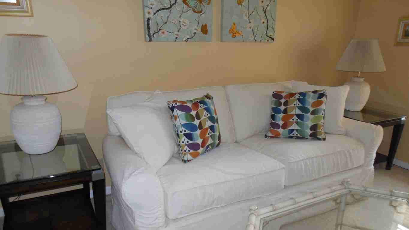 7455 Glendevon Lane, Delray Beach, FL 33446