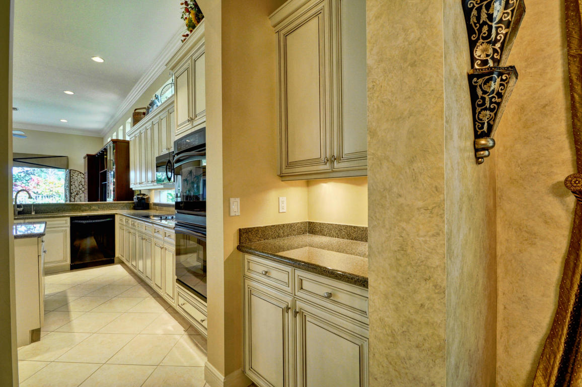 8047 Laurel Ridge Court, Delray Beach, FL 33446