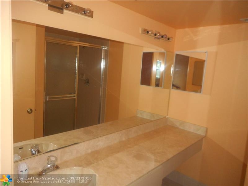 7260 Kinghurst Dr 504, Delray Beach, FL 33446