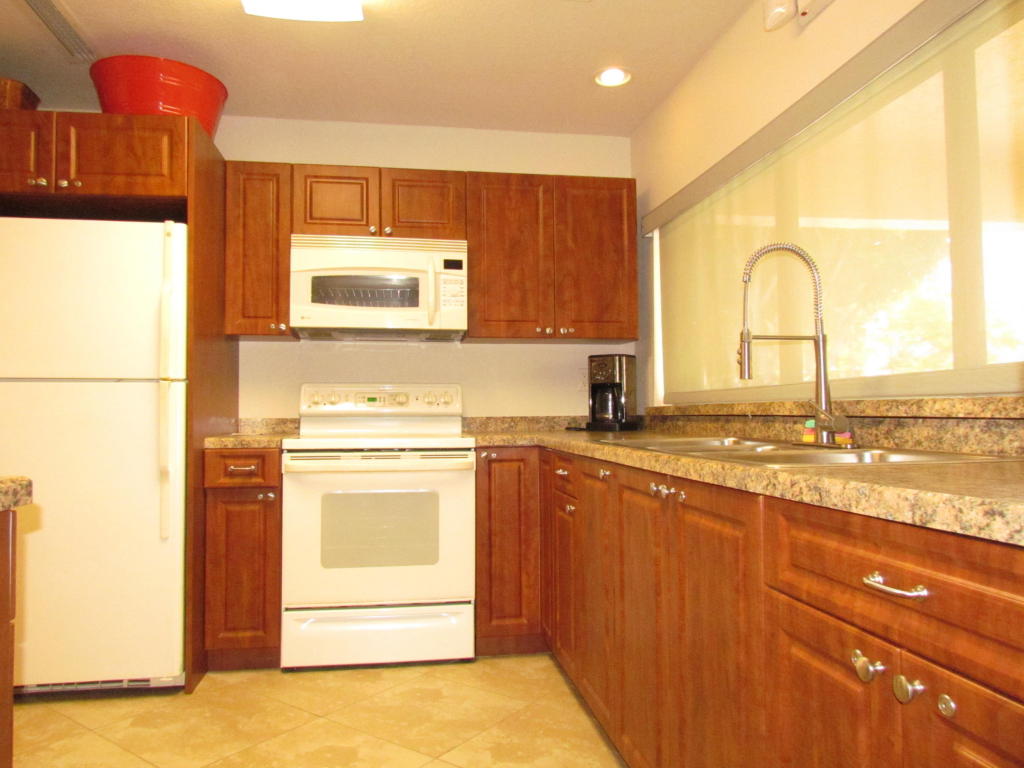 14425 Strathmore Lane, Delray Beach, FL 33446