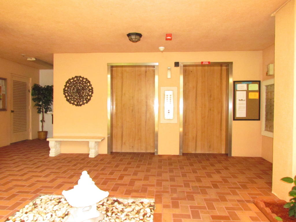 14425 Strathmore Lane, Delray Beach, FL 33446
