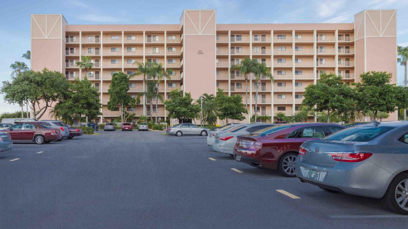 7260 Kinghurst Drive Unit 703, Delray Beach, FL 33446