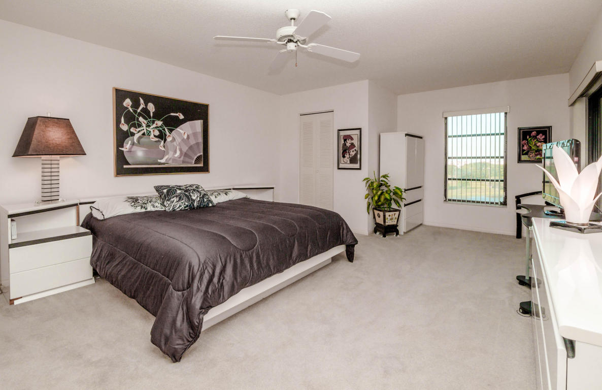 7260 Kinghurst Drive Unit 703, Delray Beach, FL 33446