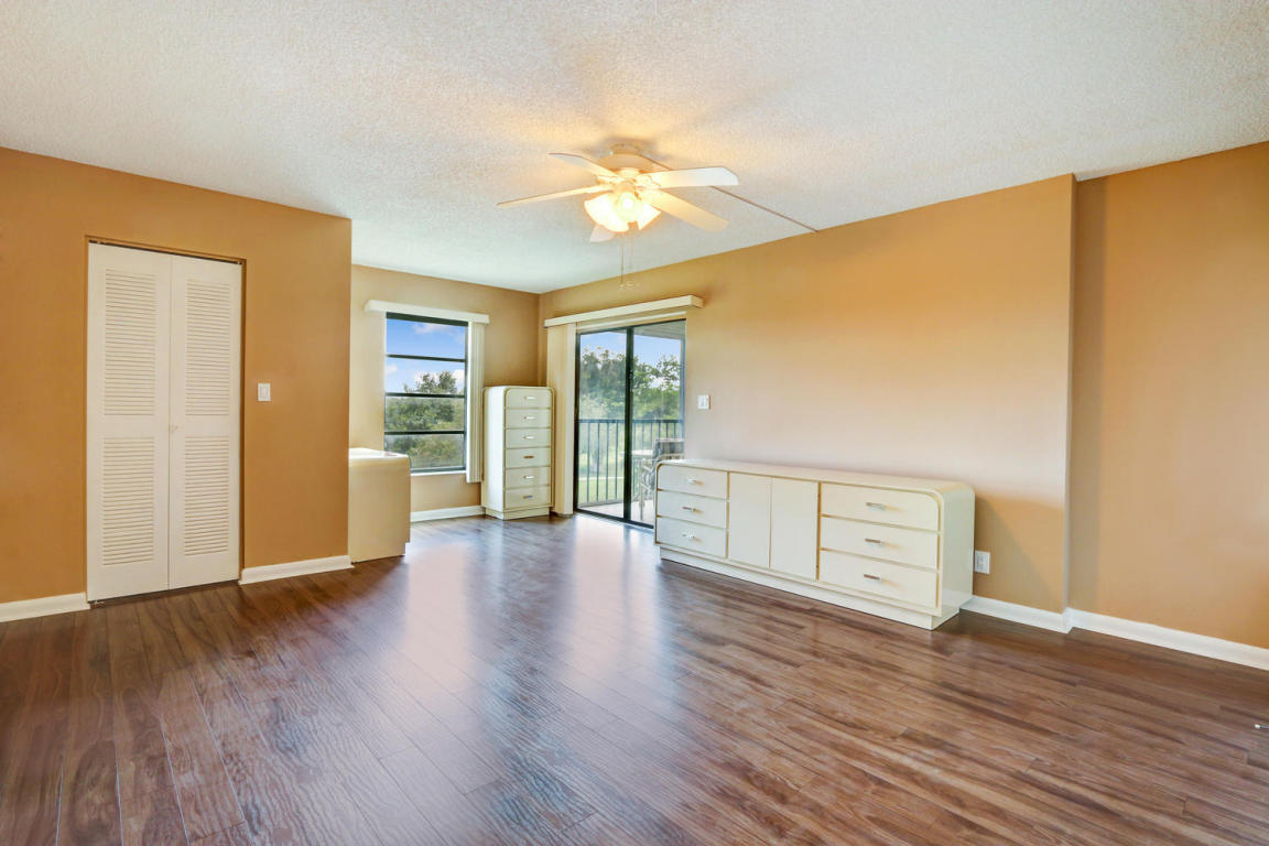 7240 Huntington Lane, Delray Beach, FL 33446