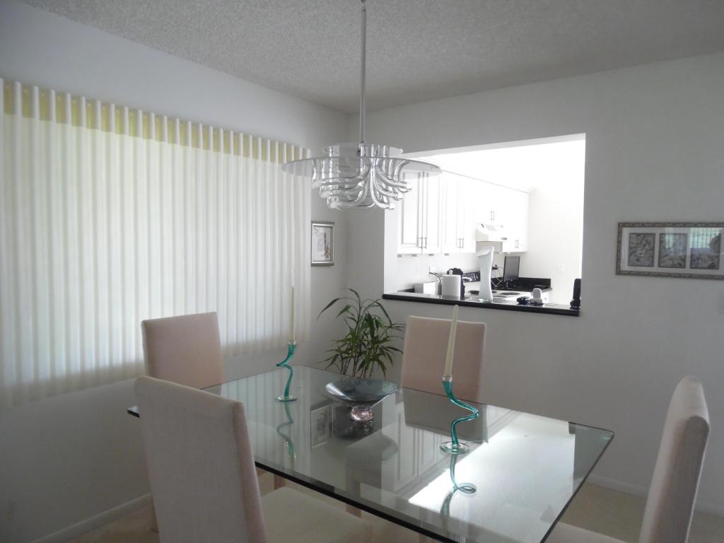 7677 Glendevon Lane, Delray Beach, FL 33446