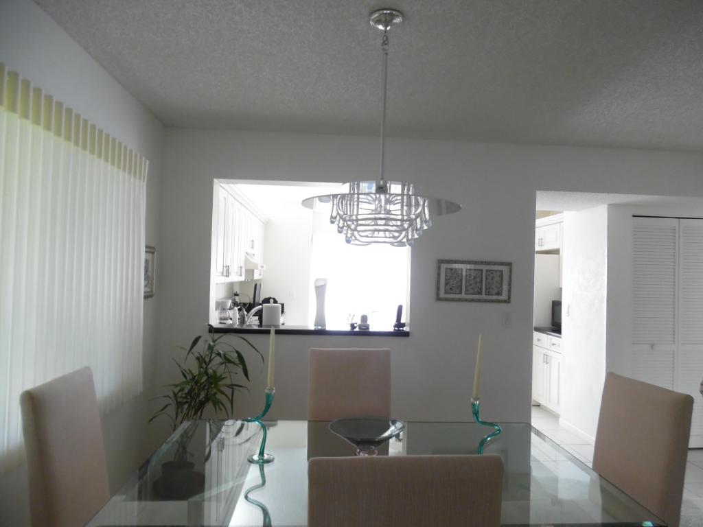 7677 Glendevon Lane, Delray Beach, FL 33446