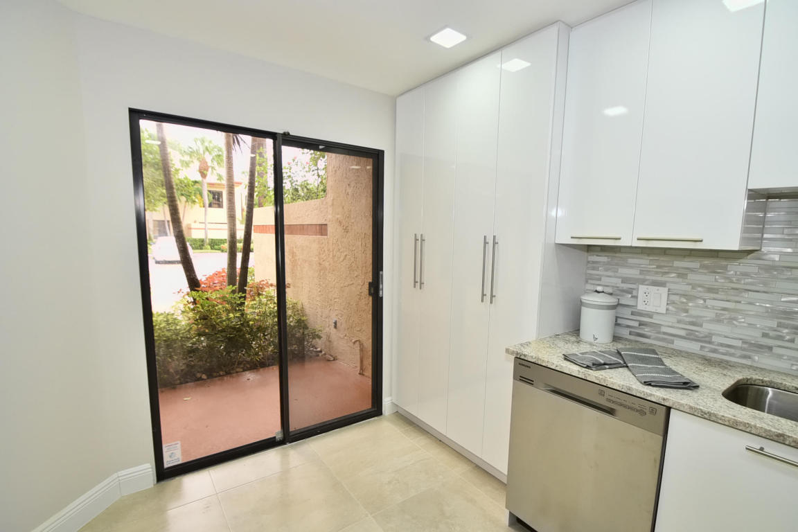 7509 Glendevon Lane, Delray Beach, FL 33446