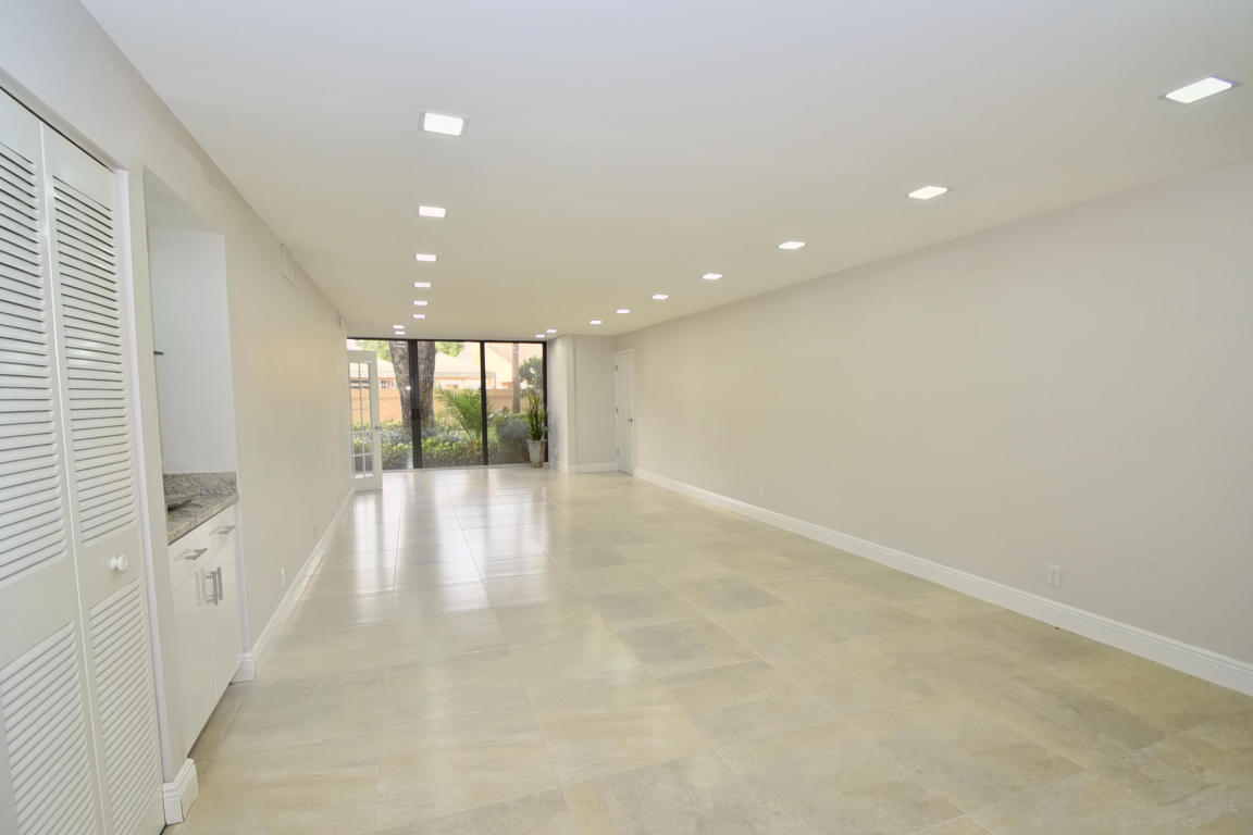 7509 Glendevon Lane, Delray Beach, FL 33446