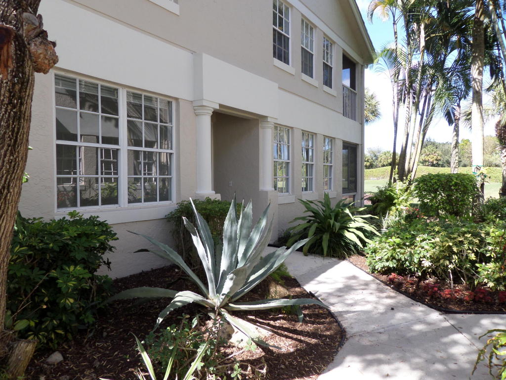 10303 N Andover Coach Lane, Wellington, FL 33449