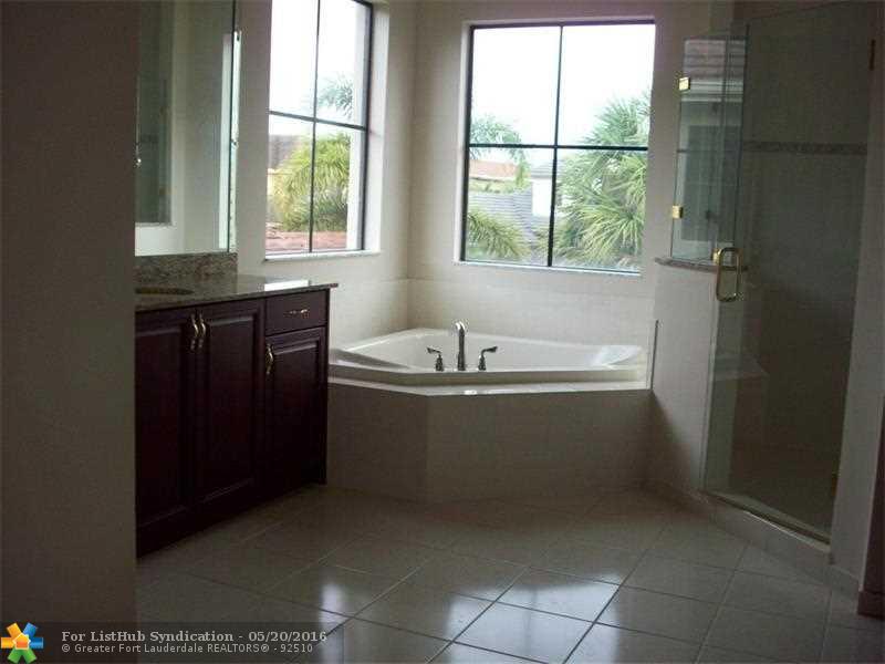 10404 Trianon Pl, Wellington, FL 33449