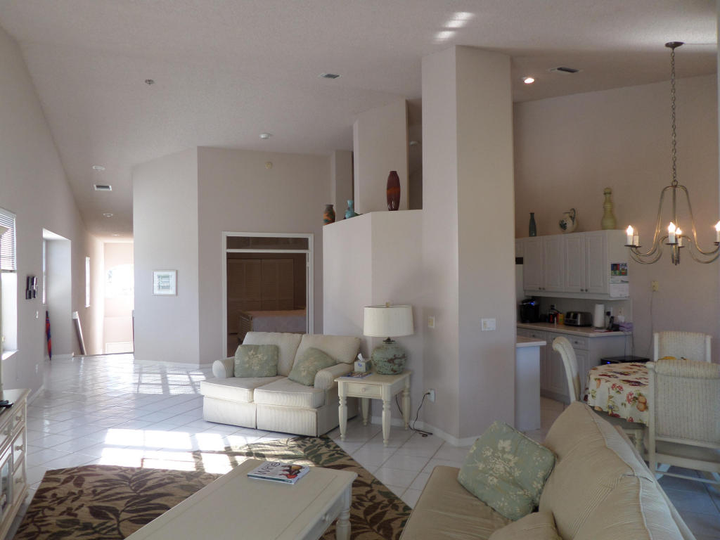 10220 Andover Coach Circle, Wellington, FL 33449