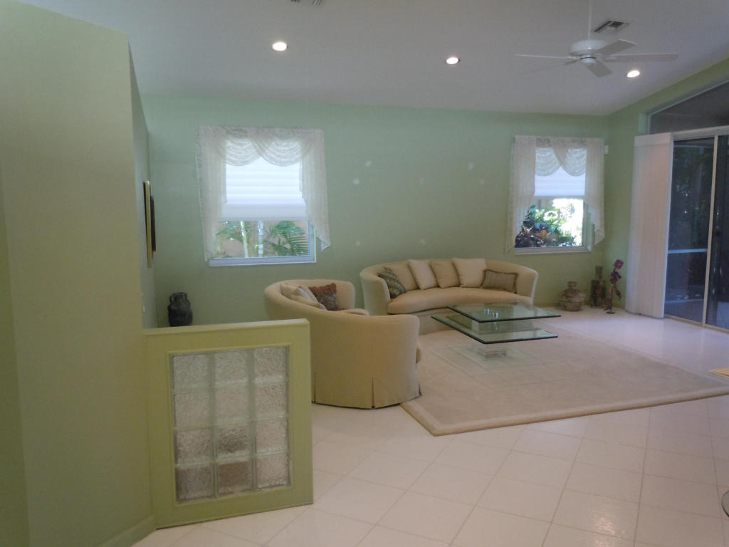 4401 Kensington Park Way, Wellington, FL 33449