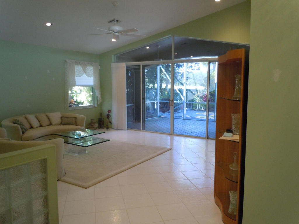 4401 Kensington Park Way, Wellington, FL 33449