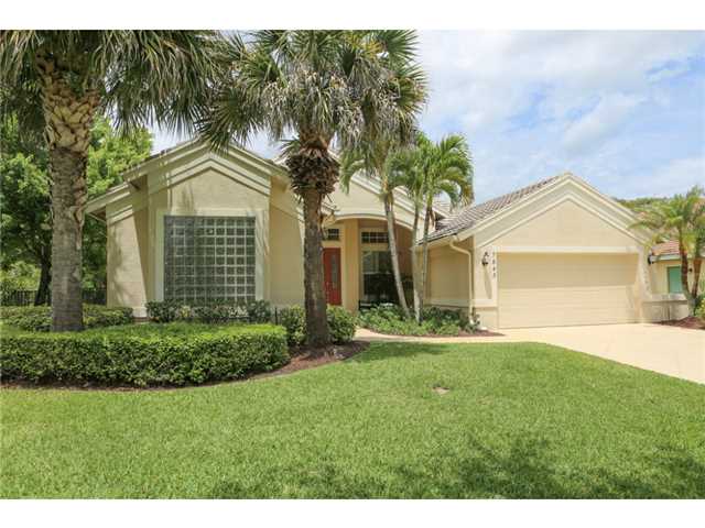 7845 Mammoth DR, Hobe Sound, FL 33455