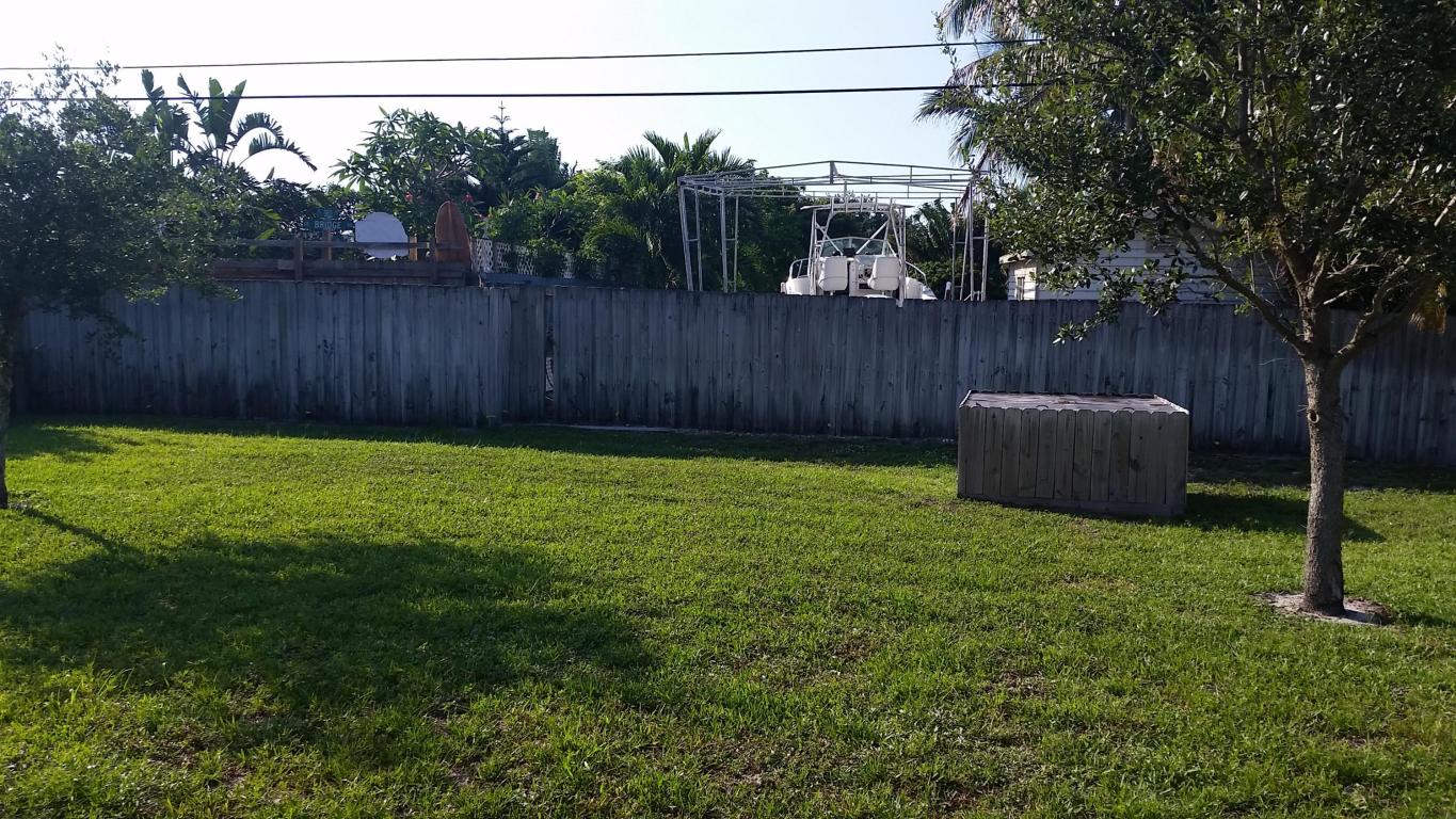 8795 SE Bahama Circle, Hobe Sound, FL 33455
