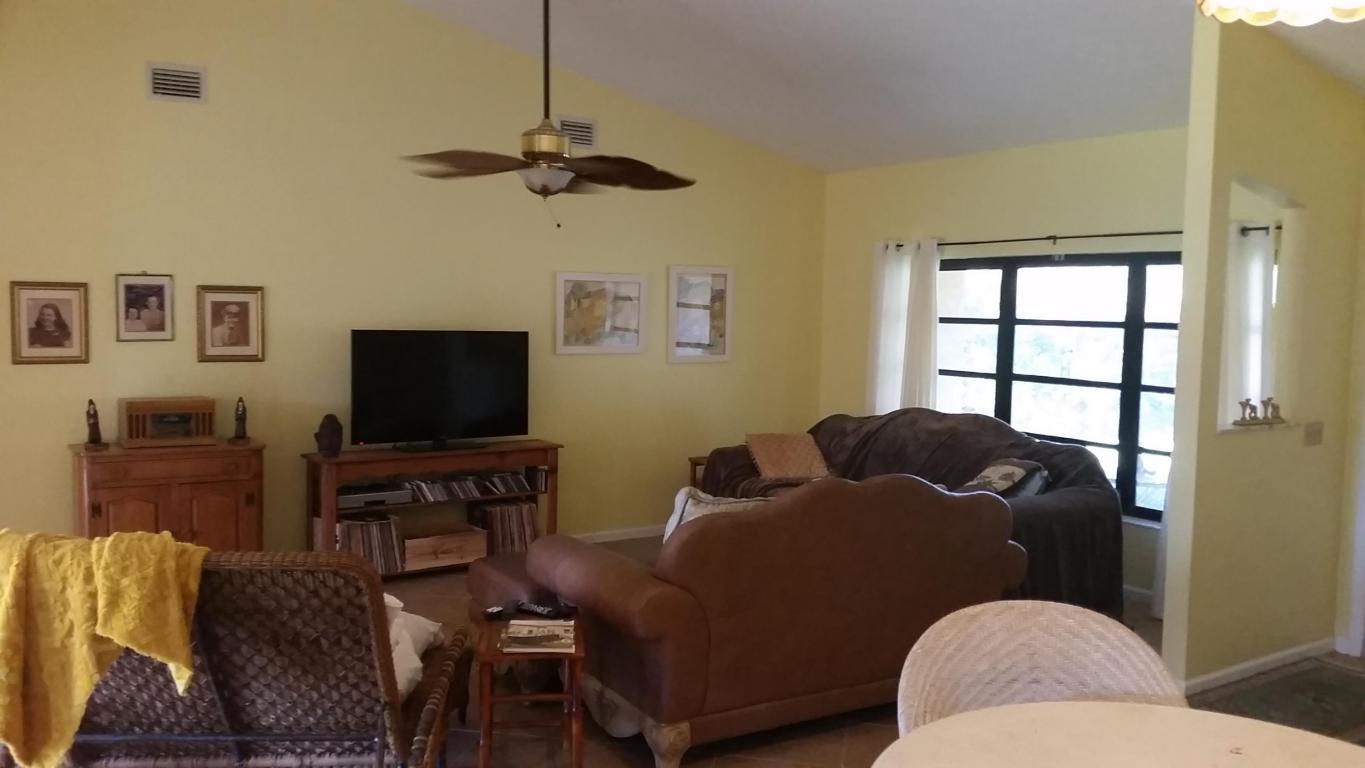 8795 SE Bahama Circle, Hobe Sound, FL 33455