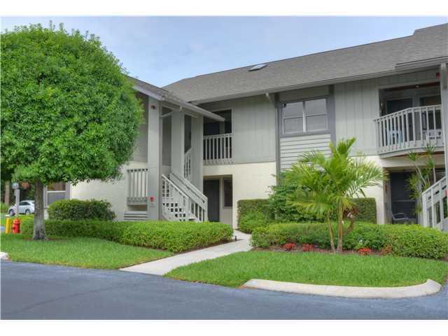 6255 SE Charleston Place, Hobe Sound, FL 33455
