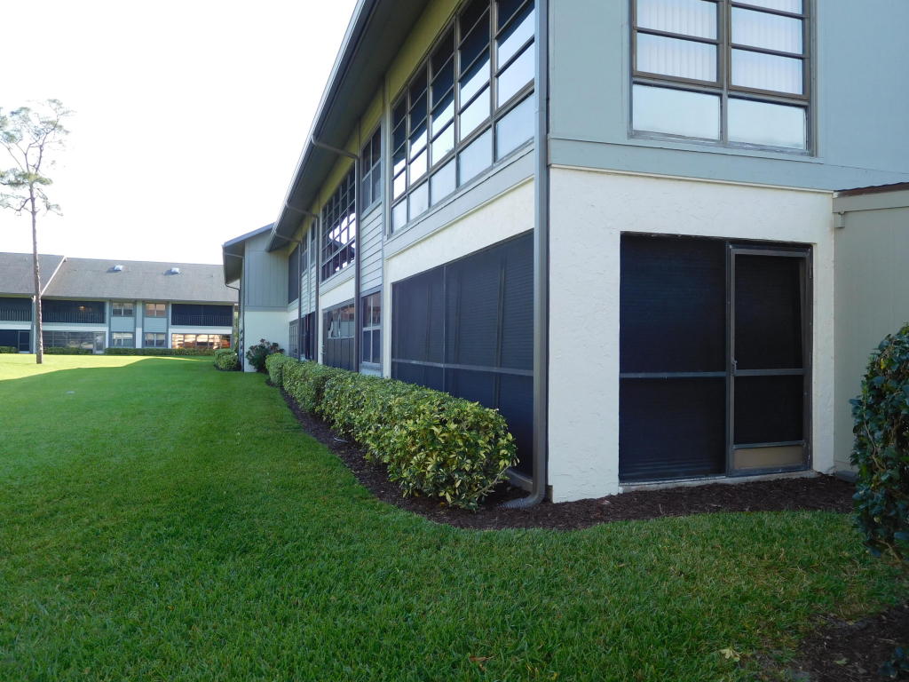 6255 SE Charleston Place, Hobe Sound, FL 33455