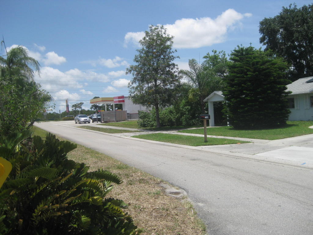 8815 SE Federal Hwy, Hobe Sound, FL 33455