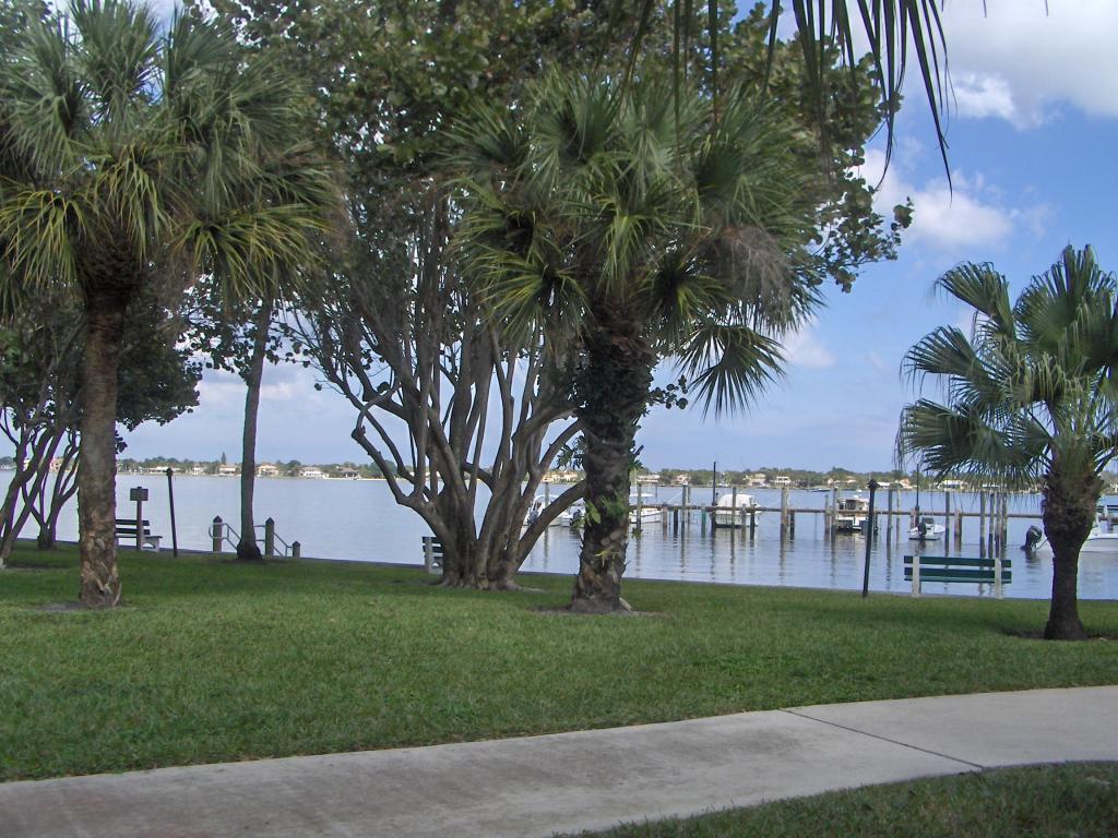 825 Center Street, Jupiter, FL 33458