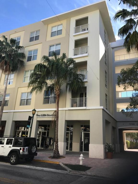 1200 Town Center Drive, Jupiter, FL 33458