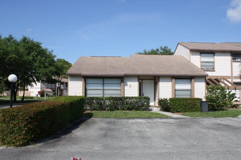 100 Sherwood Circle, Jupiter, FL 33458