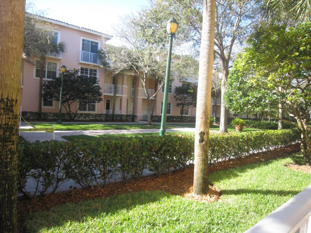 4784 S Central Boulevard, Jupiter, FL 33458