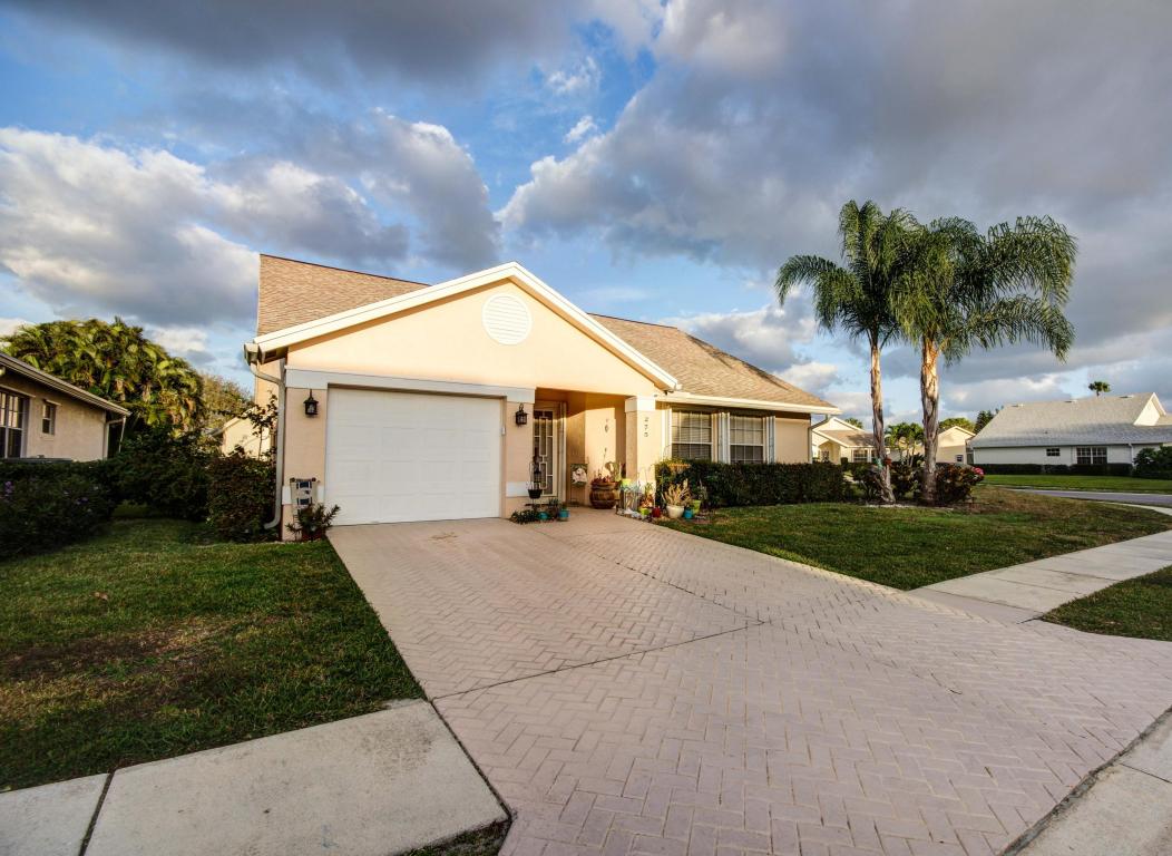 275 Moccasin Trail W, Jupiter, FL 33458