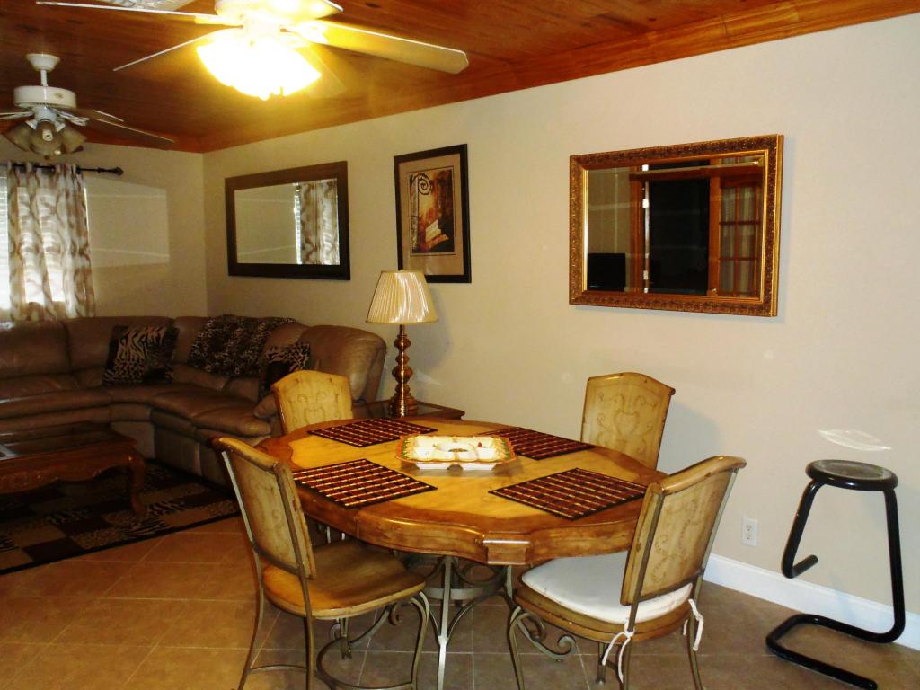 402 Fern Street, Jupiter, FL 33458