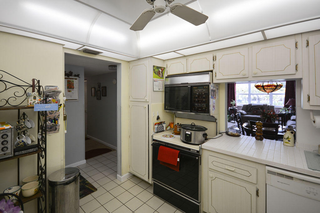 1502 S Lakeside Drive, Lake Worth, FL 33460
