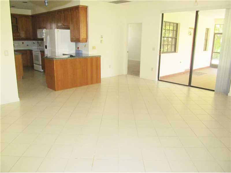 419 North Lakeside Dr, Lakeworth, FL 33460