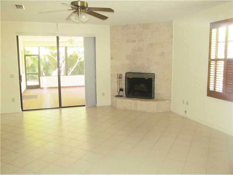 419 North Lakeside Dr, Lakeworth, FL 33460