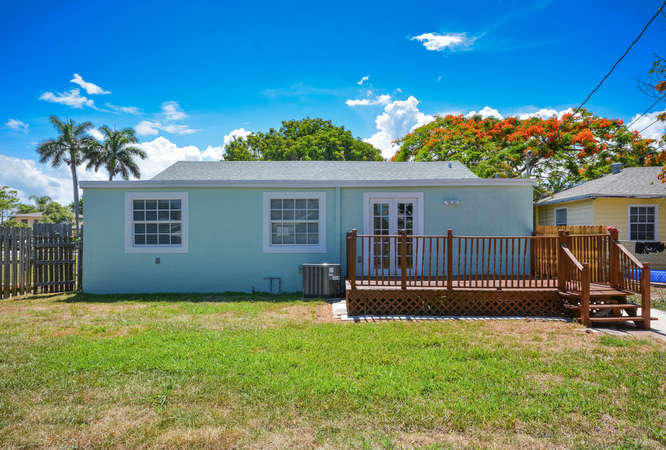 1020 N L Street, Lake Worth, FL 33460