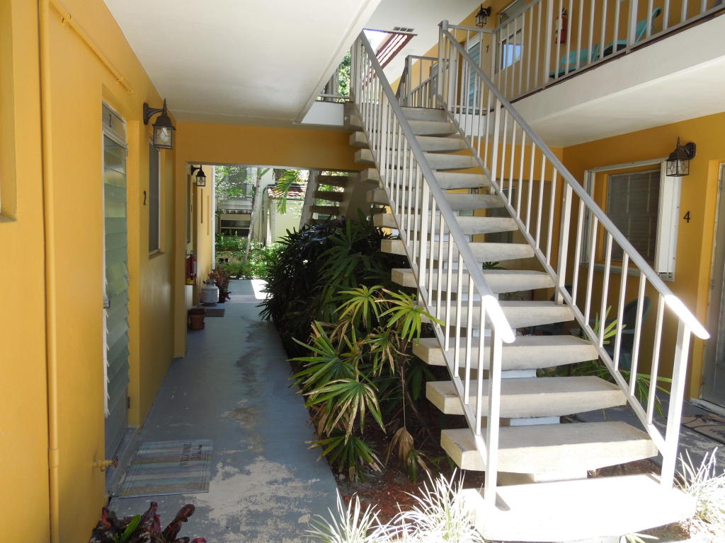 211 Lake Avenue, Lake Worth, FL 33460