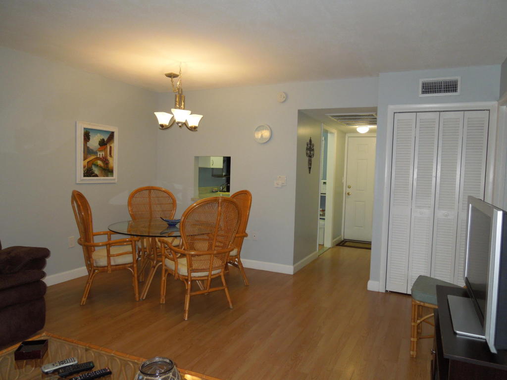 211 Lake Avenue, Lake Worth, FL 33460