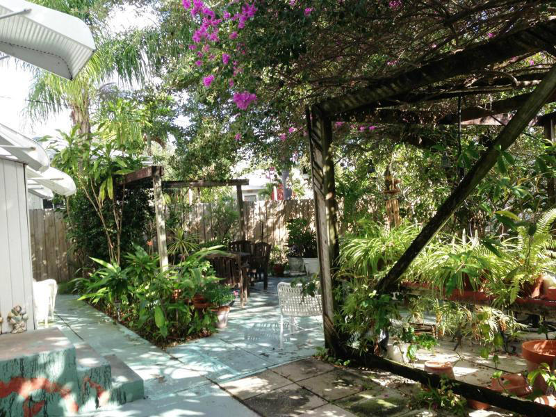 122 N L Street, Lake Worth, FL 33460