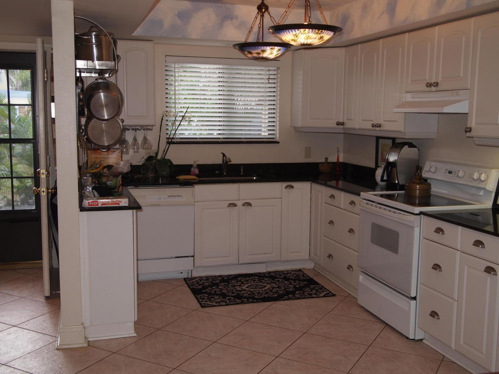 412 S Palmway, Lake Worth, FL 33460