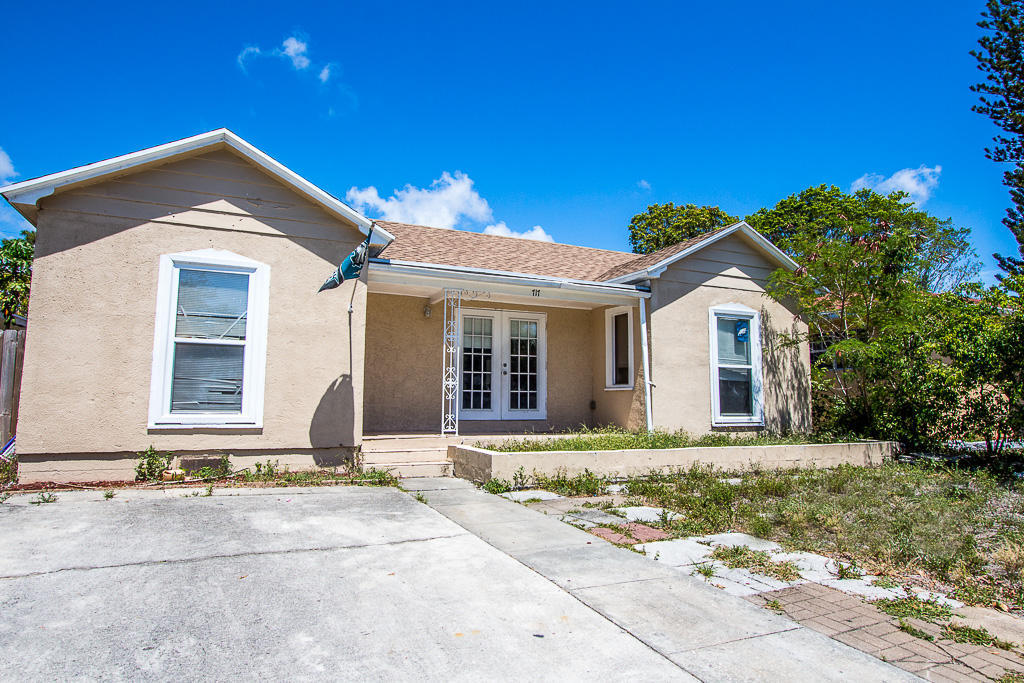 717 N E Street, Lake Worth, FL 33460