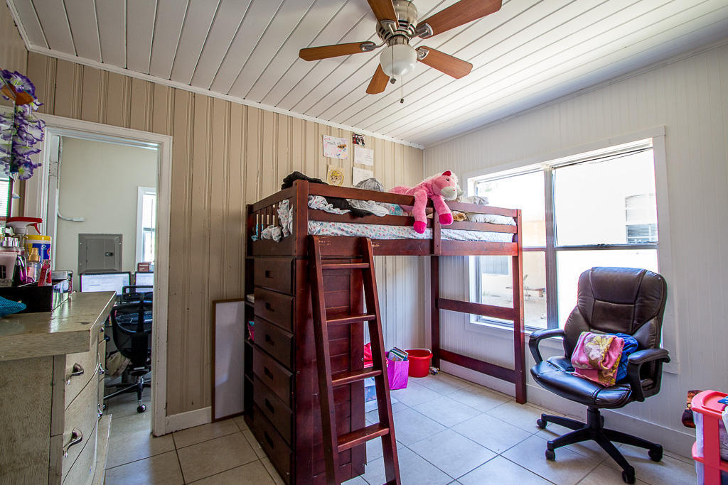 717 N E Street, Lake Worth, FL 33460