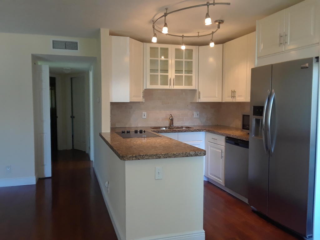 2960 Lake Osborne Drive, Lake Worth, FL 33461