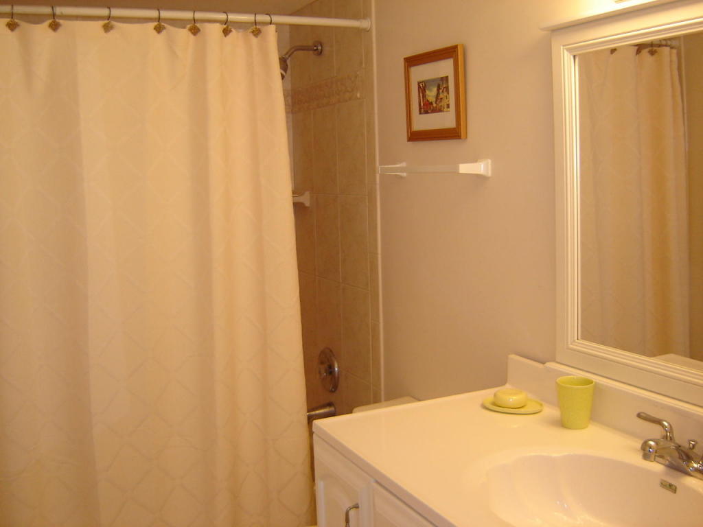 2566 S Garden Drive S, Lake Worth, FL 33461