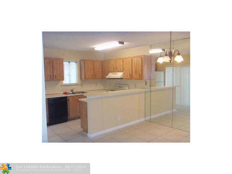 1104 Waterview Dr 1104, Palm Springs, FL 33461