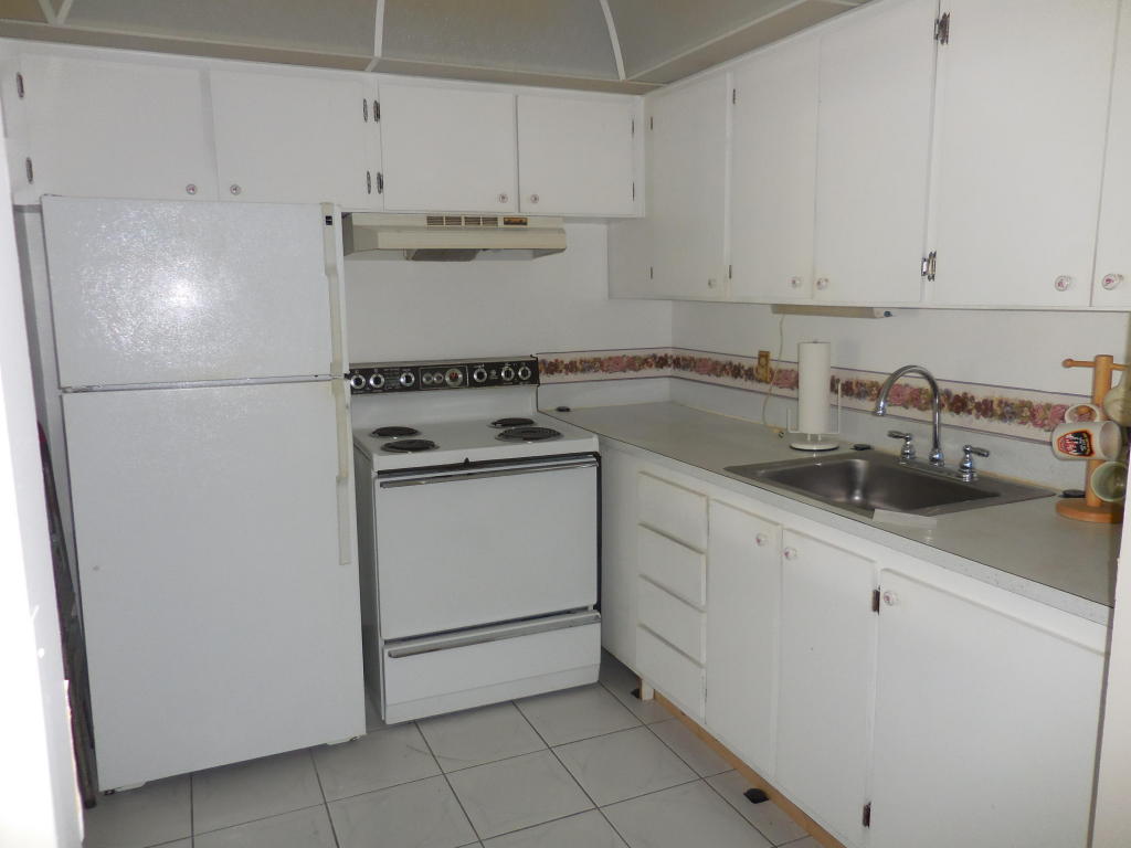 3300 Springdale Boulevard, Palm Springs, FL 33461