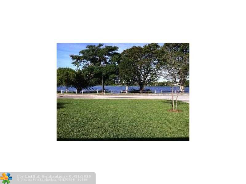 2960 Lake Osborne Dr 104, Lake Worth, FL 33461